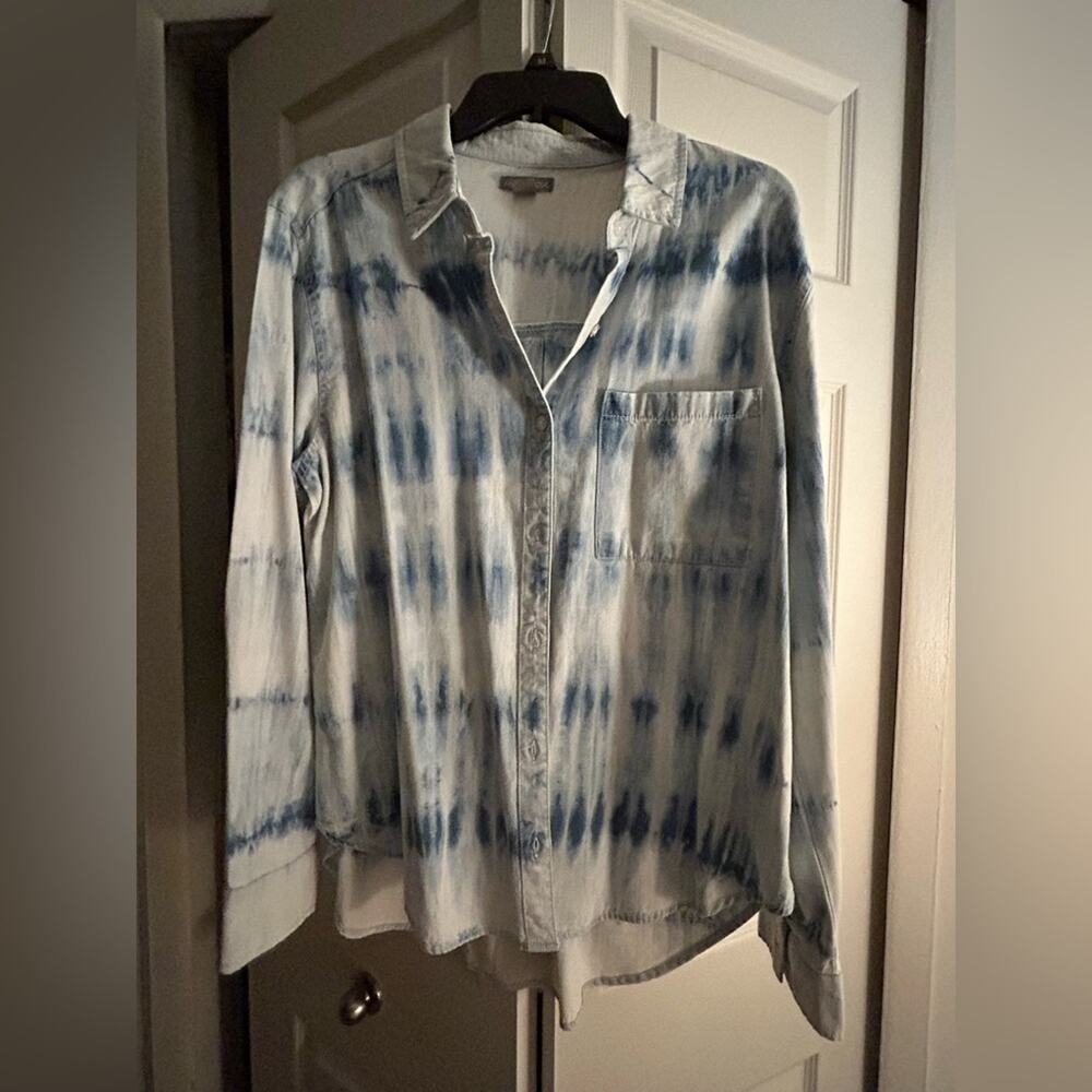 Falls Creek size medium denim tye dye shirt
